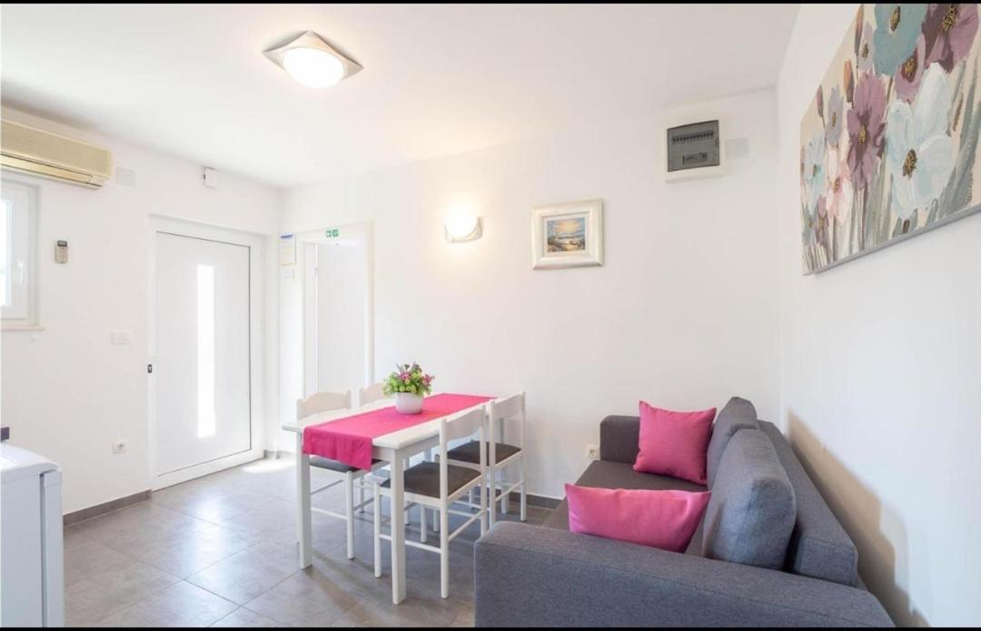 פודסטראנה Apartment Nina מראה חיצוני תמונה